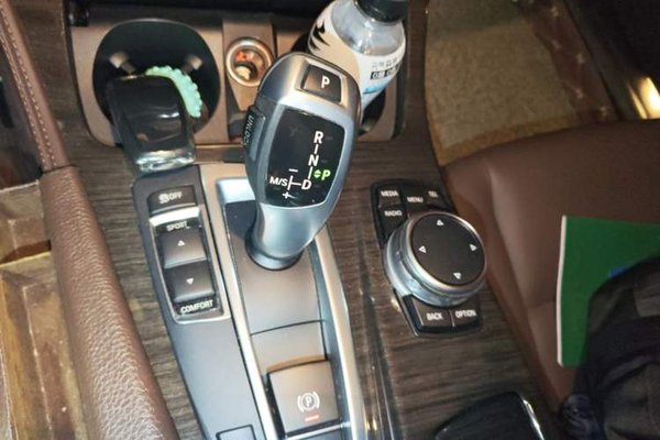 BMW 5 Series 2017, 92600 км, за 15057 USD - фото 11
