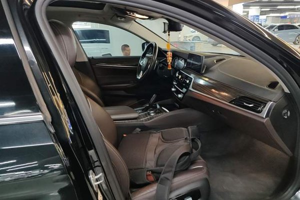 BMW 5 Series 2018, 110500 км, за 21665 USD - фото 23