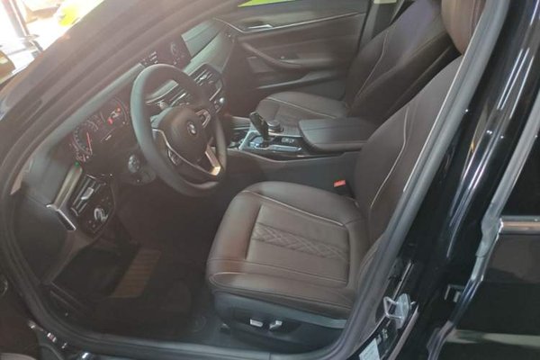 BMW 5 Series 2018, 47699 км, за 24672 USD - фото 17
