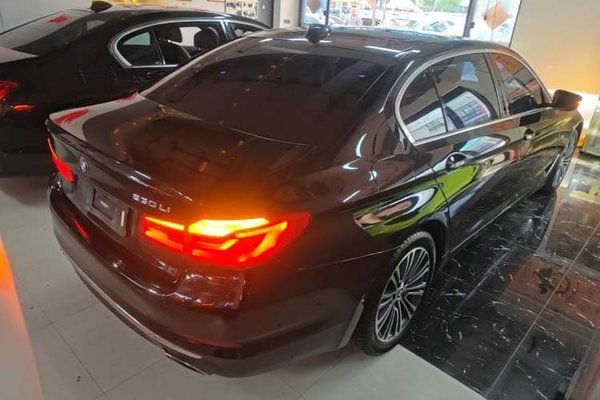 BMW 5 Series 2018, 47699 км, за 24672 USD - фото 6
