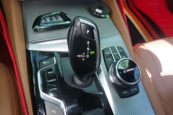 BMW 5 Series 2018, 72100 км, за 22325 USD - фото 13