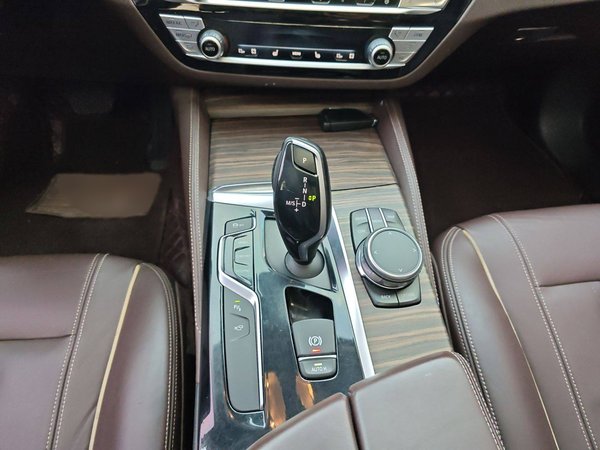 BMW 5 Series 2018, 156300 км, за 22469 USD - фото 6