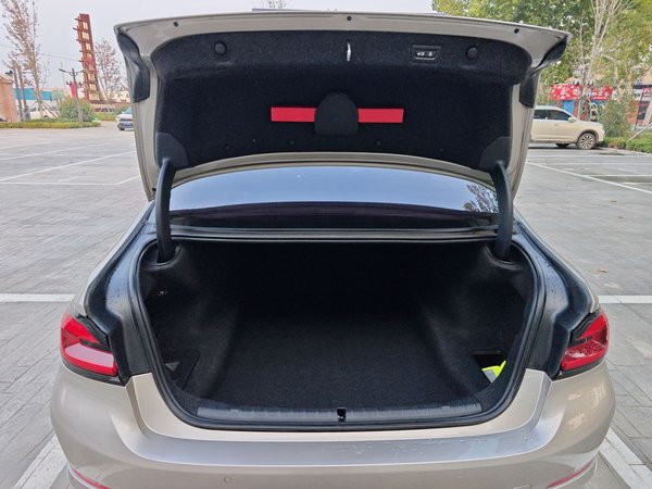 BMW 5 Series 2018, 156300 км, за 22469 USD - фото 9