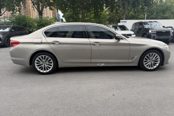 BMW 5 Series 2018, 145500 км, за 19138 USD