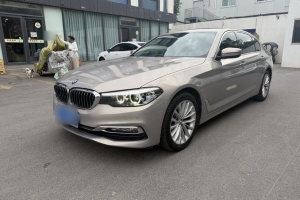 BMW 5 Series · 2018 год