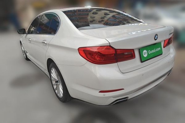 BMW 5 Series 2018, 113100 км, за 20725 USD
