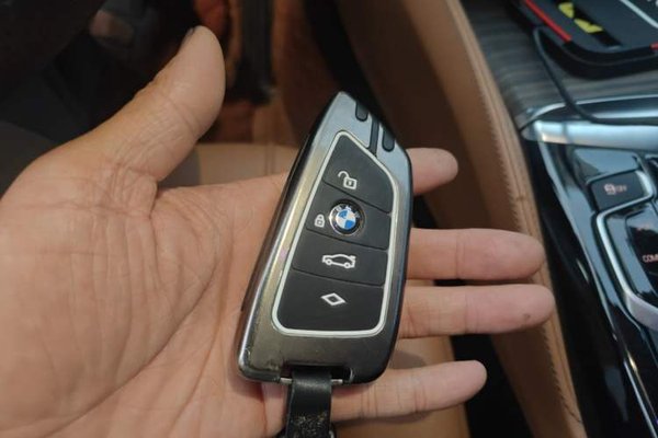 BMW 5 Series 2018, 113100 км, за 20725 USD - фото 20