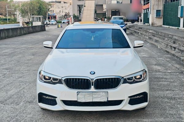 BMW 5 Series 2018, 156700 км, за 20791 USD