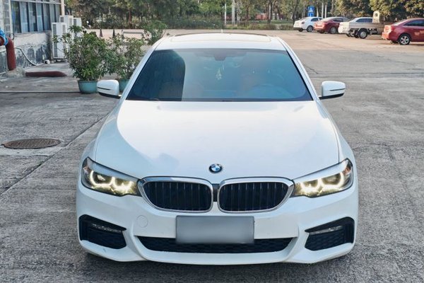 BMW 5 Series 2018, 156700 км, за 20791 USD
