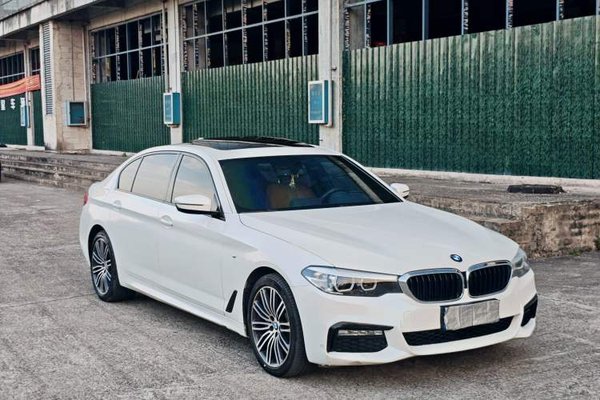 BMW 5 Series 2018, 156700 км, за 20791 USD
