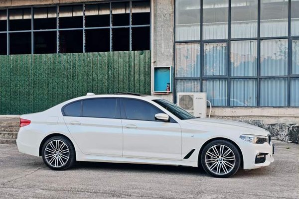 BMW 5 Series 2018, 156700 км, за 20791 USD