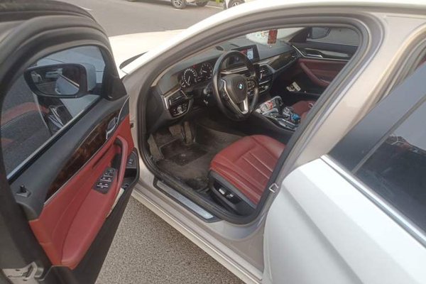 BMW 5 Series 2018, 87400 км, за 20206 USD - фото 17