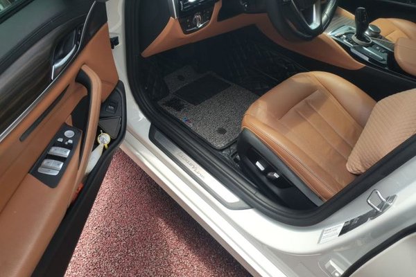 BMW 5 Series 2018, 94600 км, за 21195 USD - фото 16