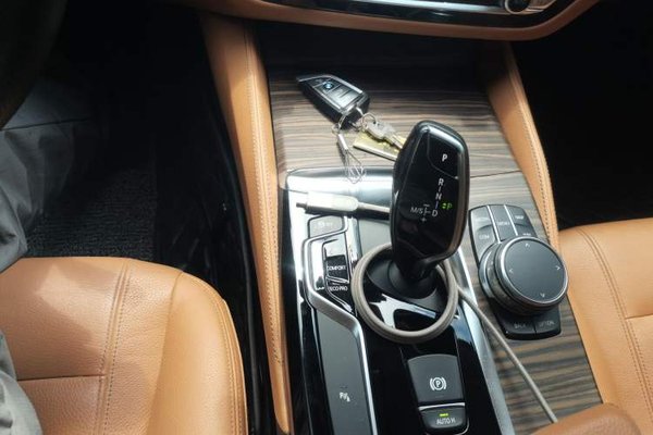 BMW 5 Series 2018, 94600 км, за 21195 USD - фото 14