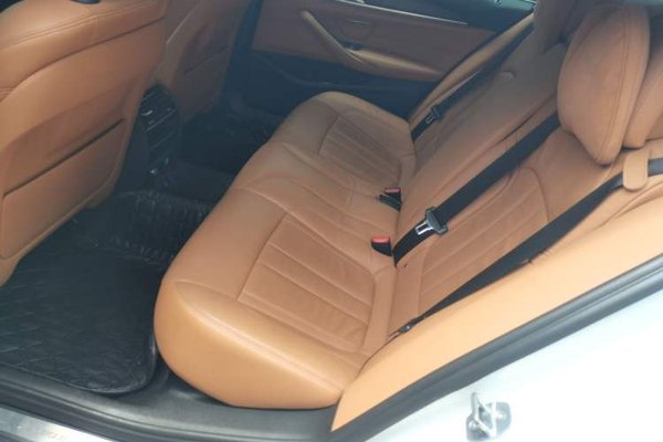 BMW 5 Series 2018, 94600 км, за 21195 USD - фото 17