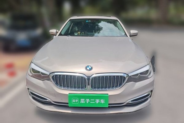 BMW 5 Series 2018, 100600 км, за 21762 USD