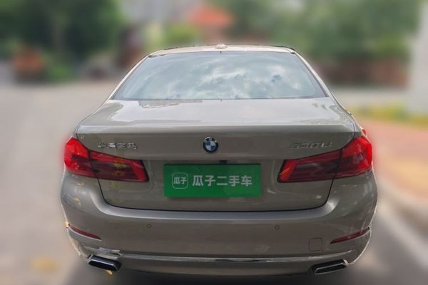 BMW 5 Series 2018, 100600 км, за 21762 USD