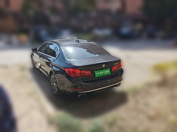 BMW 5 Series 2019, 63000 км, за 30975 USD