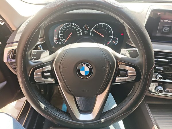 BMW 5 Series 2019, 63000 км, за 30975 USD - фото 9