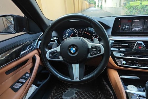 BMW 5 Series 2019, 71400 км, за 24567 USD - фото 9