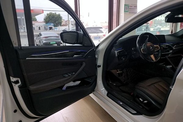 BMW 5 Series 2019, 129300 км, за 21156 USD - фото 18