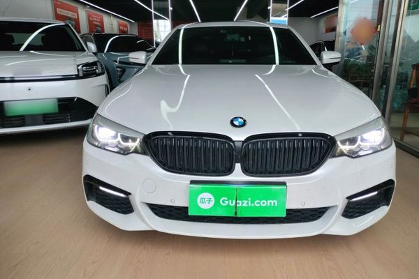 BMW 5 Series 2019, 129300 км, за 21156 USD