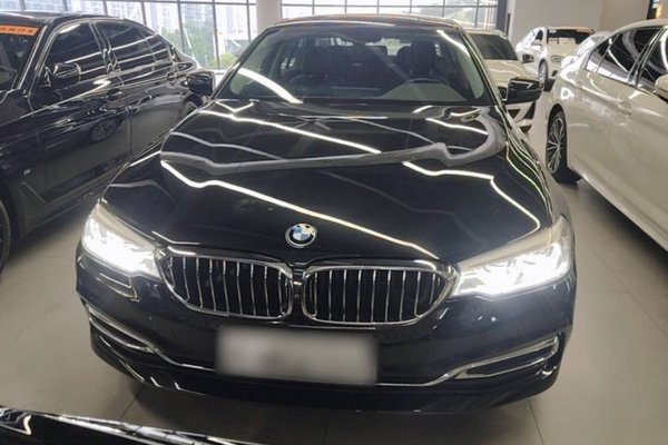 BMW 5 Series 2020, 49500 км, за 29881 USD