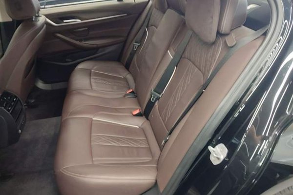 BMW 5 Series 2020, 49500 км, за 29881 USD - фото 20