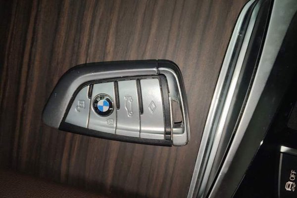 BMW 5 Series 2020, 49500 км, за 29881 USD - фото 12