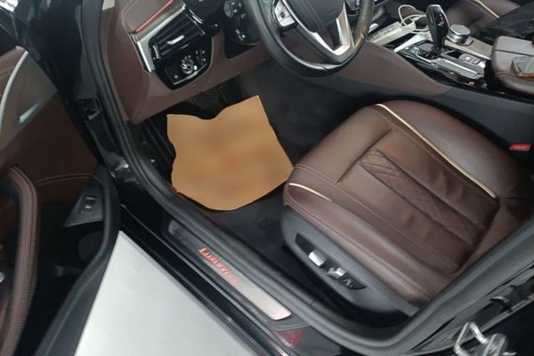 BMW 5 Series 2020, 52000 км, за 26385 USD - фото 18