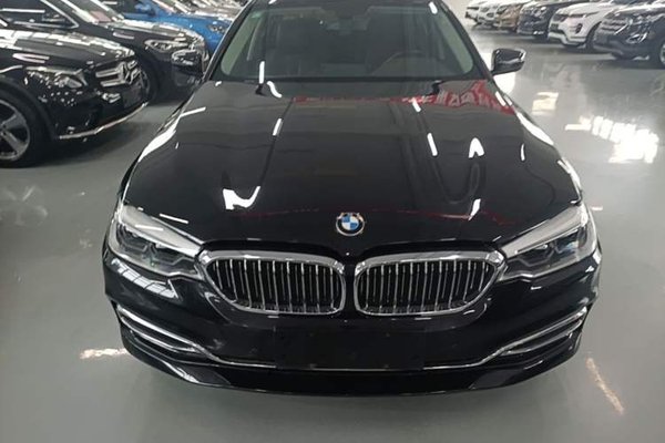 BMW 5 Series 2020, 52000 км, за 26385 USD