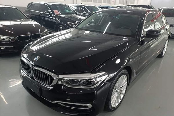 BMW 5 Series · 2020 год