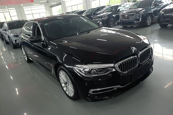 BMW 5 Series 2020, 52000 км, за 26385 USD