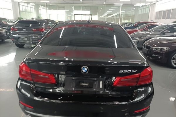 BMW 5 Series 2020, 52000 км, за 26385 USD