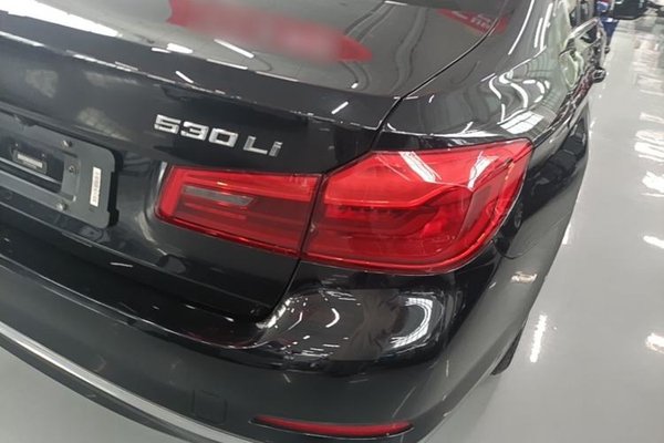 BMW 5 Series 2020, 52000 км, за 26385 USD - фото 9