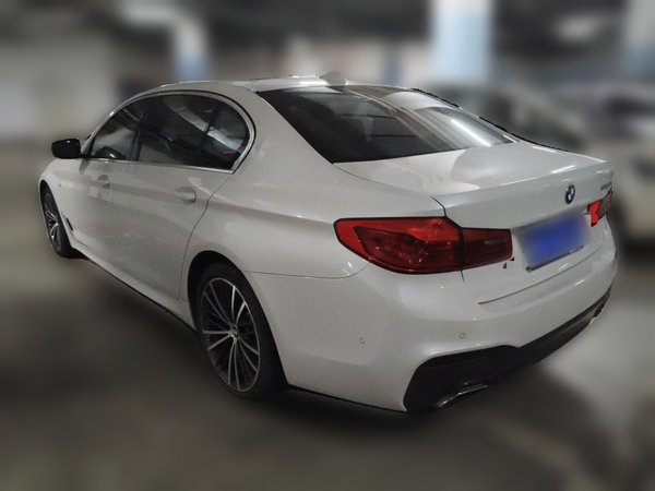 BMW 5 Series 2020, 57200 км, за 27413 USD