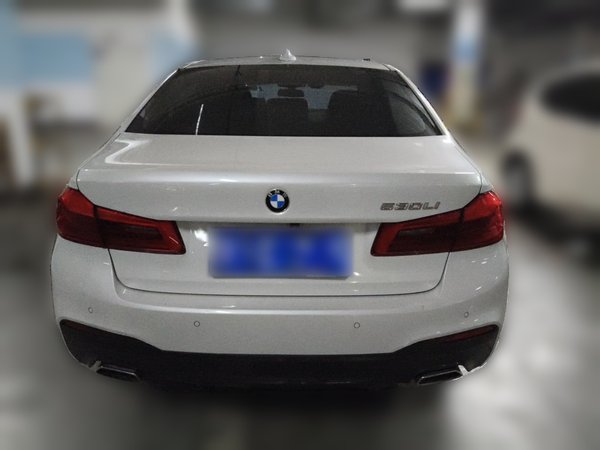 BMW 5 Series 2020, 57200 км, за 27413 USD