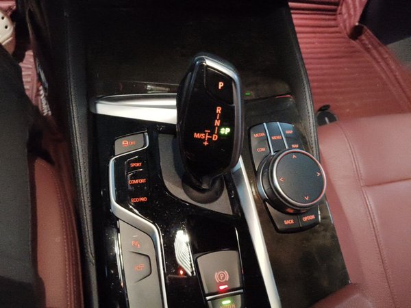 BMW 5 Series 2020, 57200 км, за 27413 USD - фото 15