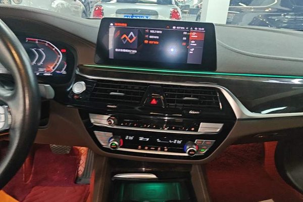 BMW 5 Series 2020, за 26782 USD - фото 16