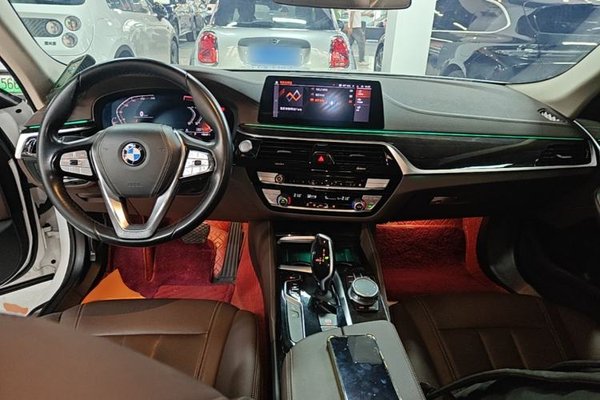 BMW 5 Series 2020, за 26782 USD - фото 13