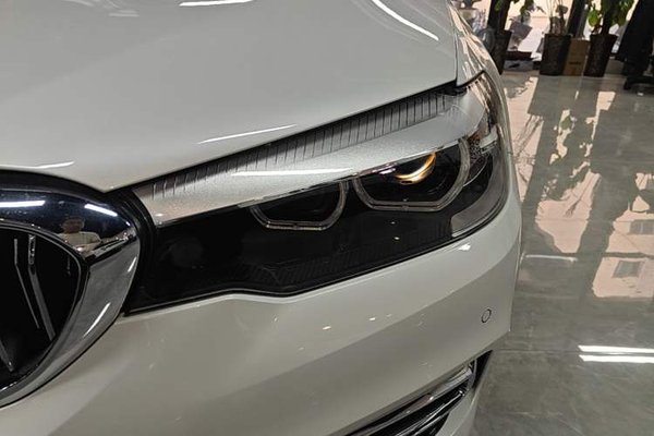BMW 5 Series 2020, за 26782 USD - фото 9