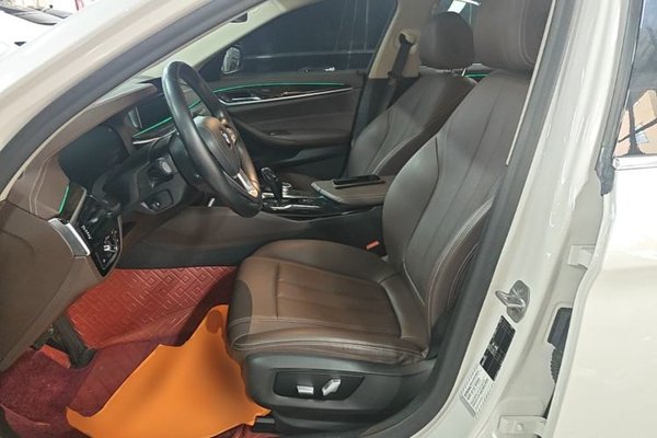BMW 5 Series 2020, за 26782 USD - фото 18