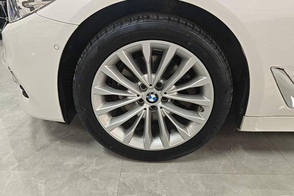 BMW 5 Series 2020, за 26782 USD - фото 8