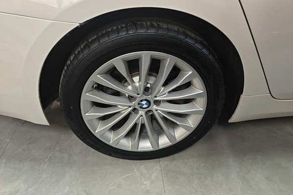 BMW 5 Series 2020, за 26782 USD - фото 10