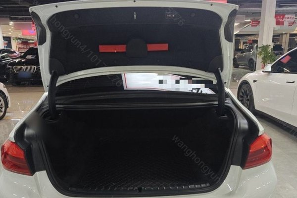BMW 5 Series 2020, за 26782 USD - фото 22