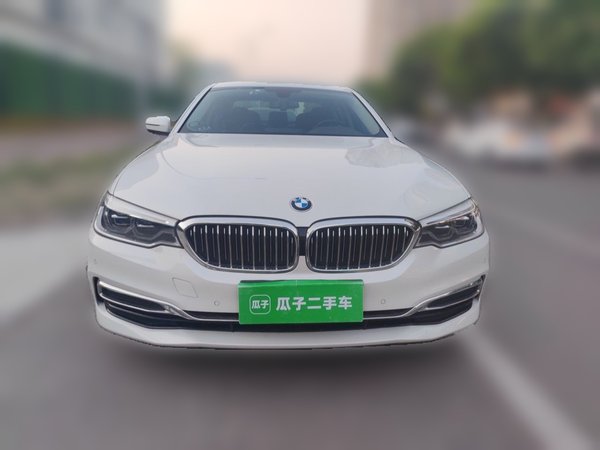 BMW 5 Series 2020, 75000 км, за 28257 USD