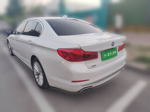 BMW 5 Series 2020, 75000 км, за 28257 USD