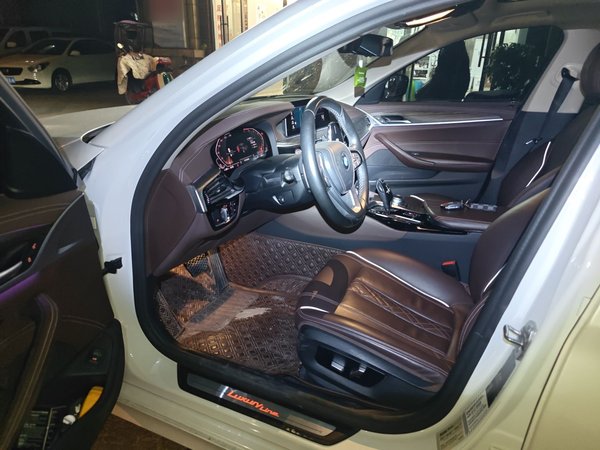 BMW 5 Series 2020, 88600 км, за 30712 USD - фото 12