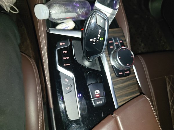 BMW 5 Series 2020, 88600 км, за 30712 USD - фото 17