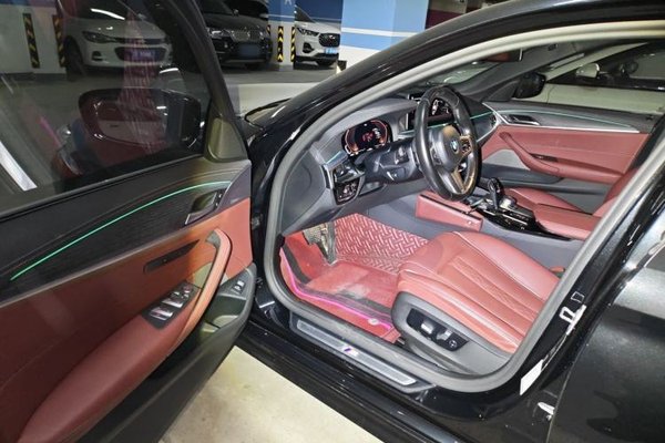 BMW 5 Series 2021, 47900 км, за 32680 USD - фото 11